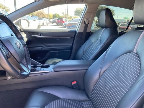 Used 2024 Toyota Camry SE image 10
