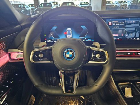 Used 2025 BMW 750e xDrive w/ Executive Package AWD/4WD image 11