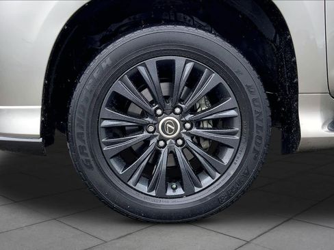 Used 2022 Lexus GX 460 Premium w/ Accessory Package AWD/4WD image 11