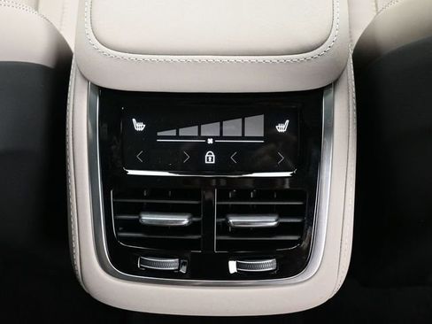 New 2026 Volvo XC90 B6 Ultra w/ Protection Package image 35