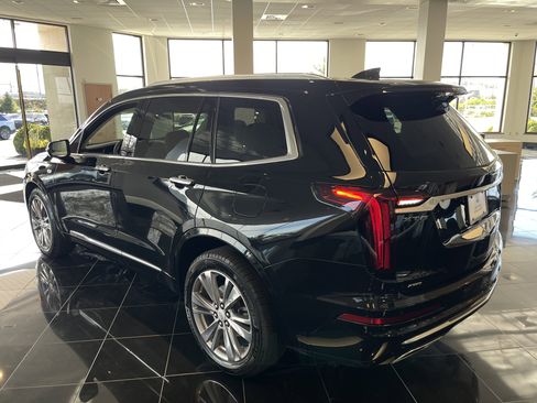 Certified 2022 Cadillac XT6 Premium Luxury image 3