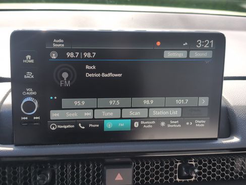 Used 2025 Honda CR-V Sport Touring image 23