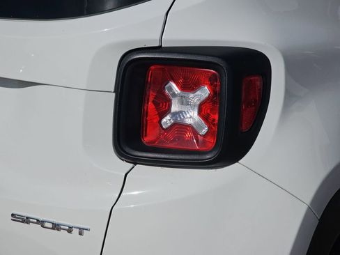 Used 2022 Jeep Renegade Sport image 39