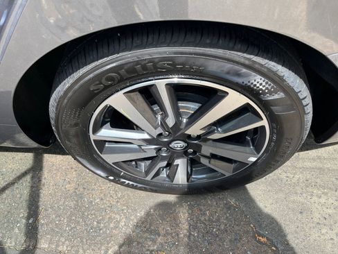 Used 2025 Nissan Versa SV image 24