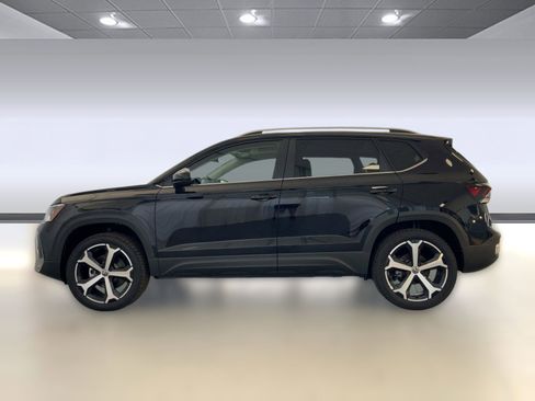 New 2026 Volkswagen Taos SEL image 2