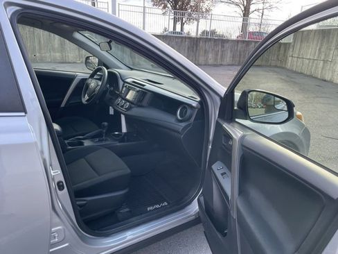 Used 2018 Toyota RAV4 LE image 26