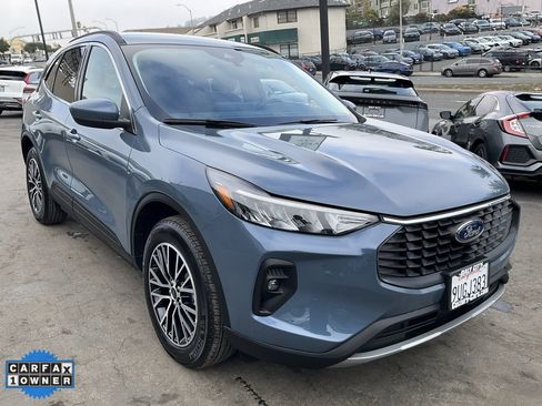 Used 2025 Ford Escape SE image 63