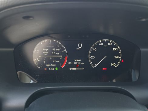 Used 2025 Honda HR-V LX image 2