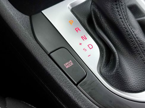 Used 2024 Kia Forte LXS FWD image 7