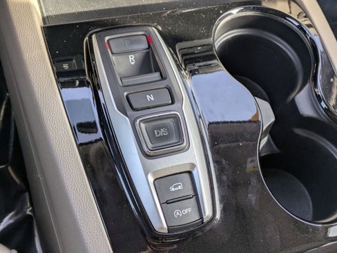 Used 2017 Honda Pilot Touring image 17