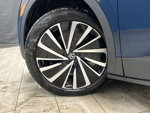 Used 2023 Volkswagen ID.4 Pro S Plus image 38