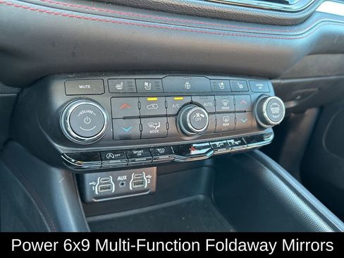 Used 2023 Dodge Durango GT image 30