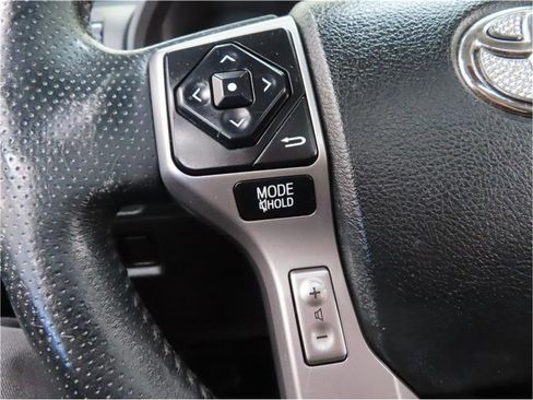 Used 2016 Toyota 4Runner SR5 Premium image 10