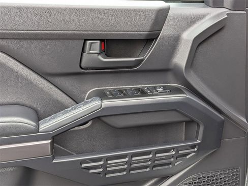 Used 2025 Toyota 4Runner SR5 image 13