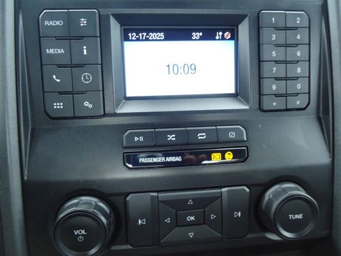 Used 2020 Ford F250 XL w/ Power Equipment Group image 17