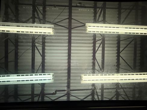 Used 2020 Land Rover Discovery SE image 36