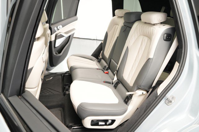 Used 2024 BMW X7 M60i w/ Executive Package AWD/4WD image 52