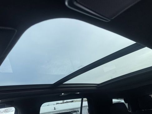 Used 2023 Cadillac Escalade Sport Platinum w/ LPO, ONYX Package image 32