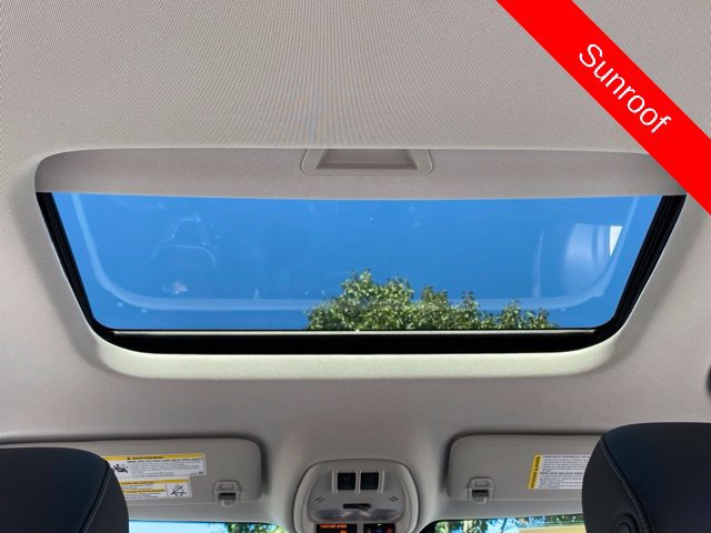 Used 2026 Chevrolet Trax LT w/ Sunroof Package FWD image 41