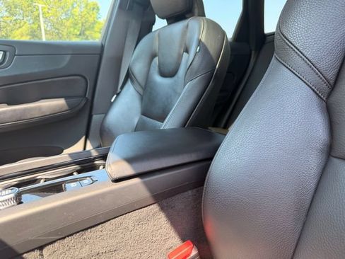 Used 2023 Volvo XC60 B5 Plus w/ Climate Package AWD/4WD image 22