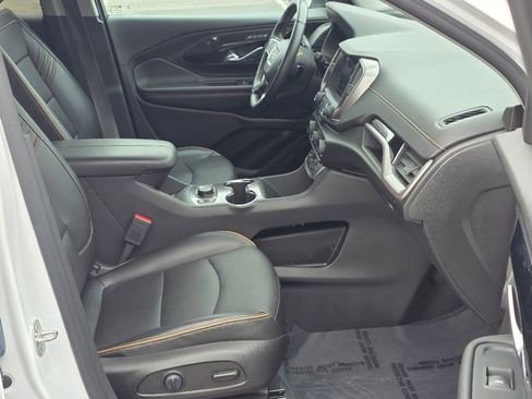Used 2023 GMC Terrain AT4 image 12