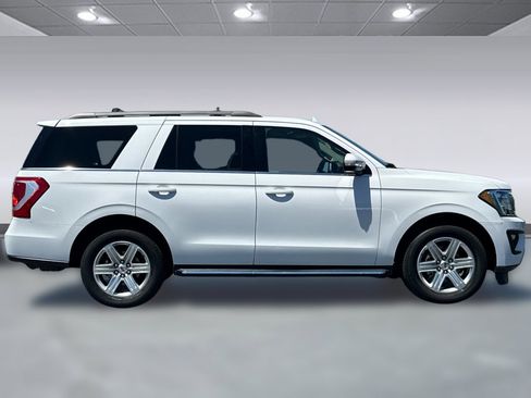 Used 2019 Ford Expedition XLT w/ Equipment Group 202A RWD image 7