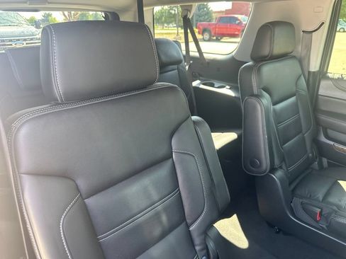 Certified 2019 GMC Yukon XL Denali w/ Open Road Package AWD/4WD image 31