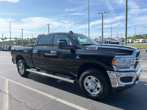 Used 2024 RAM 3500 Tradesman w/ Chrome Appearance Group AWD/4WD image 8