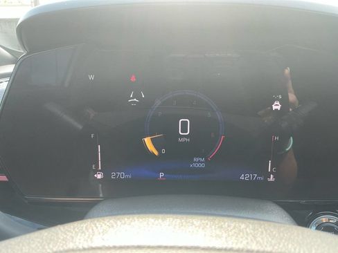 Used 2025 Chevrolet Trax RS w/ Driver Confidence Package FWD image 19