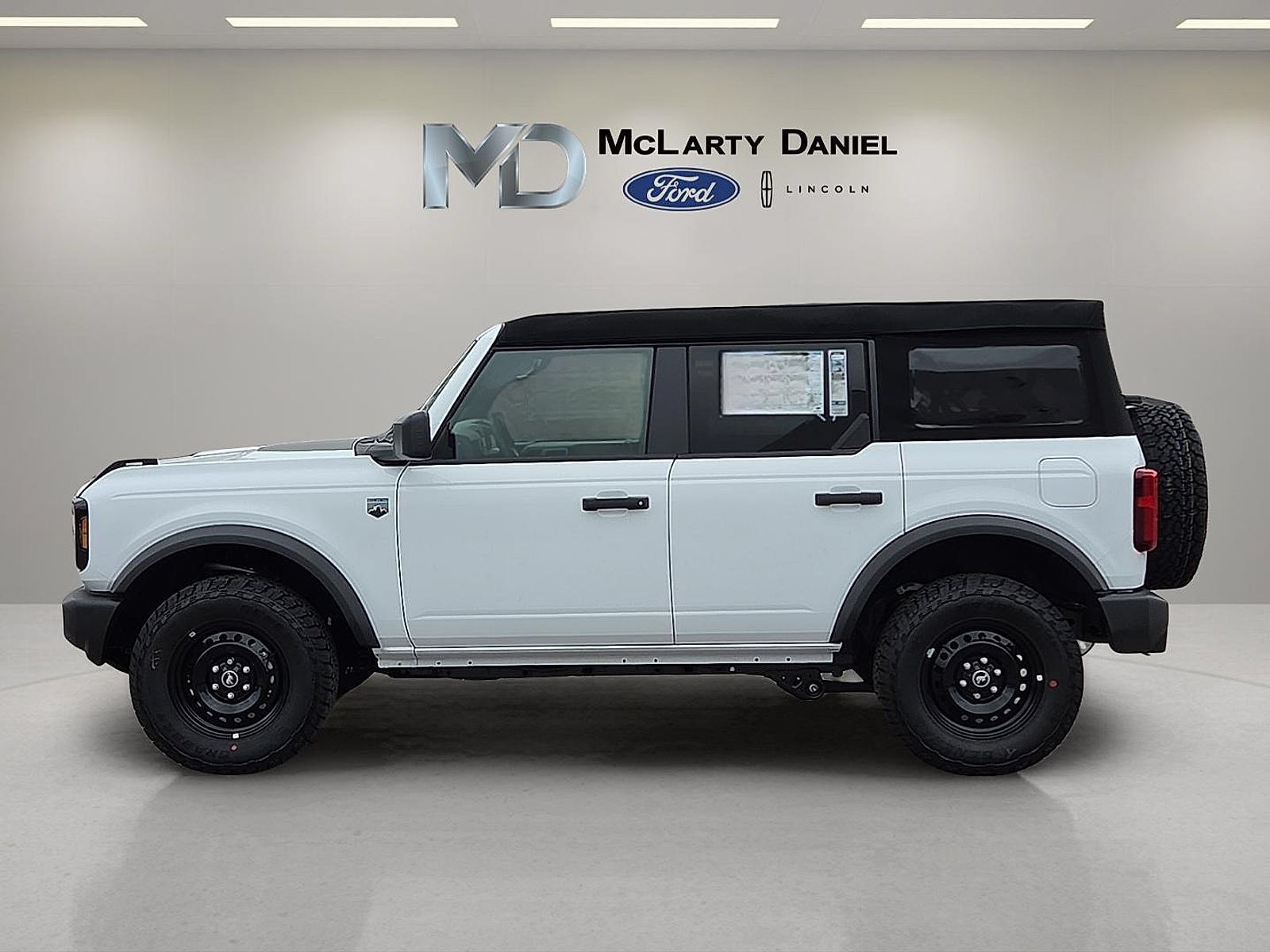 New 2026 Ford Bronco Big Bend w/ Black Appearance Package AWD/4WD image 3