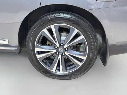 Used 2019 Nissan Pathfinder Platinum AWD/4WD image 36