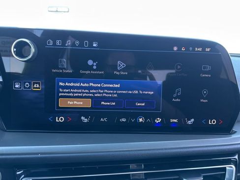 Used 2024 Chevrolet Traverse LT AWD/4WD image 36