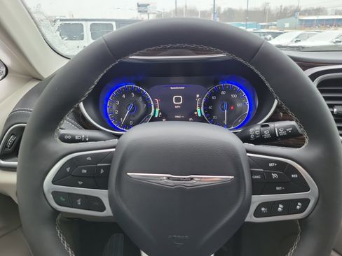 Used 2024 Chrysler Pacifica Limited w/ Trailer Tow Group image 10