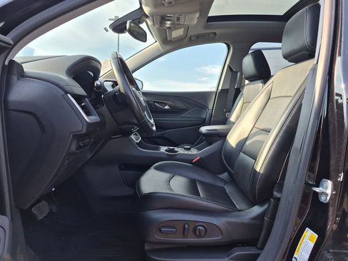Used 2022 GMC Terrain SLT w/ Infotainment Package II AWD/4WD image 17