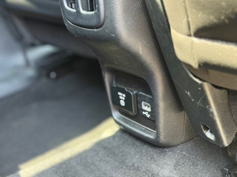 Used 2017 Jeep Compass Latitude w/ Popular Equipment Group image 37