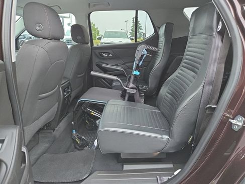 Used 2021 Chevrolet Traverse LT FWD image 11