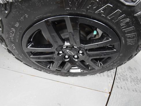 Used 2024 Chevrolet Silverado 1500 Custom Trail Boss image 9