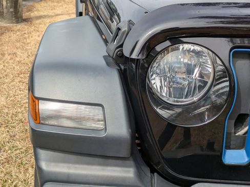 Used 2019 Jeep Wrangler Unlimited Sport S image 10