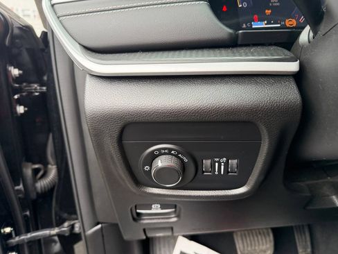 Used 2023 Jeep Grand Cherokee L Laredo AWD/4WD image 16