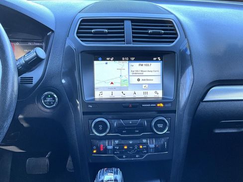 Used 2018 Ford Explorer XLT w/ Equipment Group 202A image 14