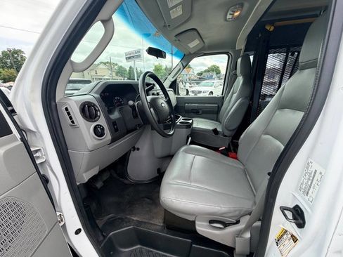 Used 2014 Ford E-250 and Econoline 250 Extended w/ Power Group RWD image 33