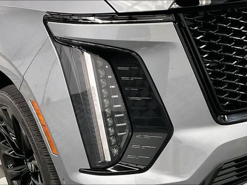 Used 2025 Cadillac Escalade Sport Platinum w/ LPO, ONYX Package AWD/4WD image 36