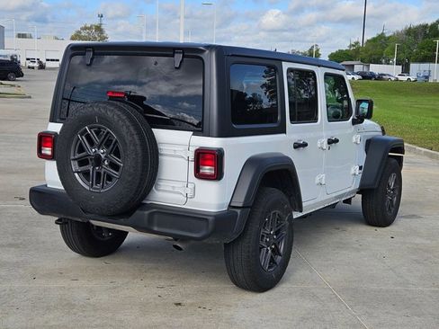 Used 2025 Jeep Wrangler Sport S image 5