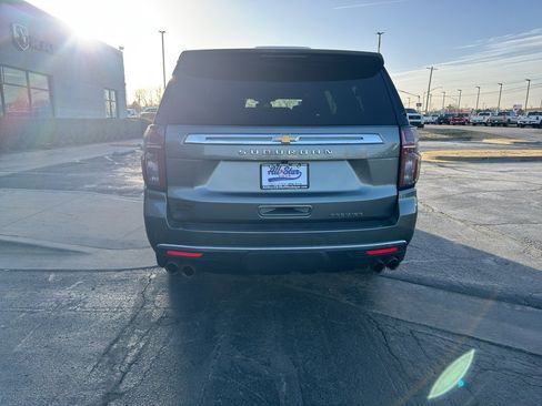 Used 2023 Chevrolet Suburban Premier image 6