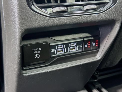 Used 2024 Jeep Grand Cherokee Limited w/ Luxury Tech Group II AWD/4WD image 44