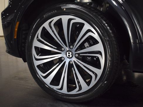 New 2024 Bentley Bentayga Extended Wheelbase image 12
