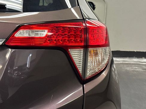 Used 2019 Honda HR-V EX image 16