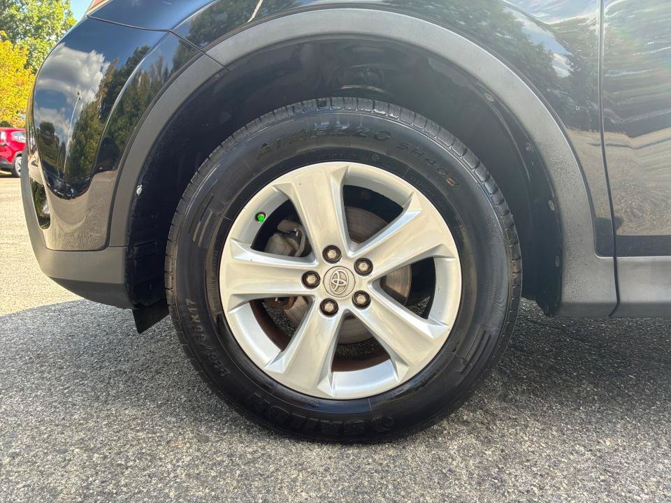 Used 2013 Toyota RAV4 XLE AWD/4WD image 31