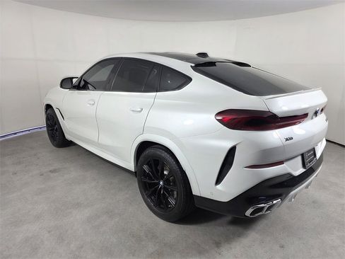 Used 2024 BMW X6 M60i w/ Climate Comfort Package image 6