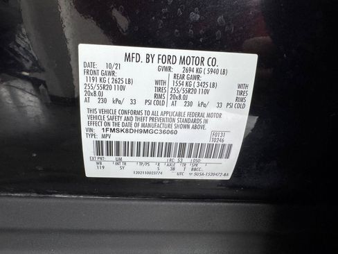 Used 2021 Ford Explorer XLT w/ Equipment Group 202A AWD/4WD image 38